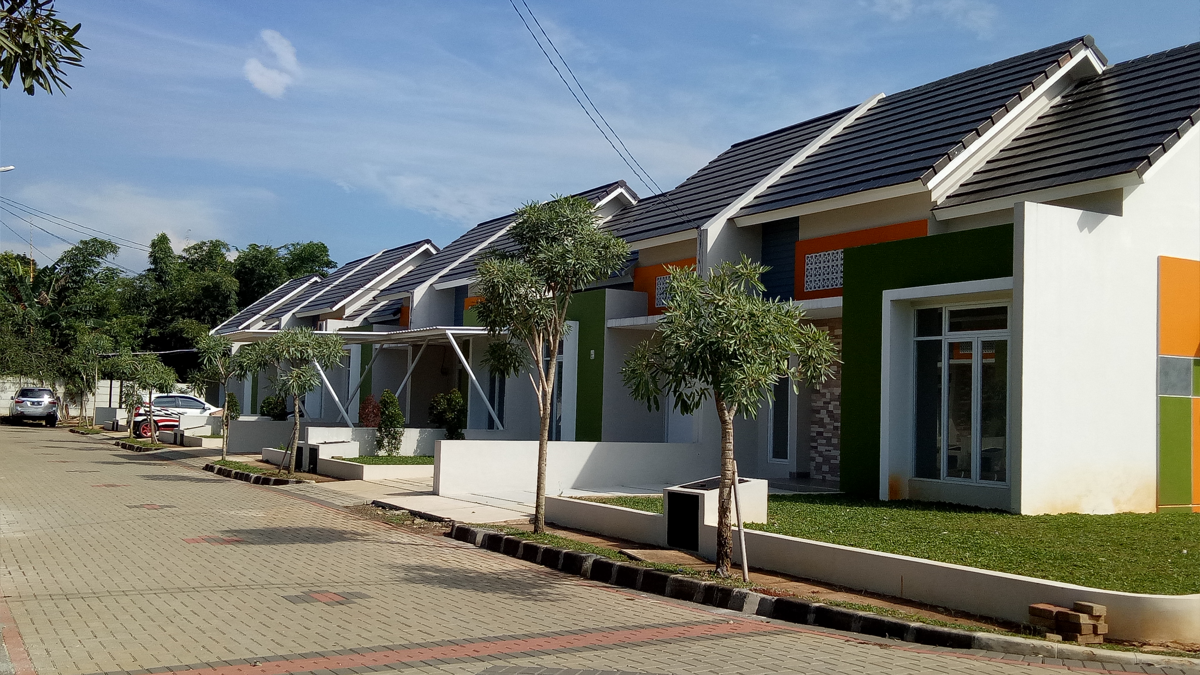 Spring Garden Residence Acacia Dilengkapi Dengan Kolam Renang Playground Danau Pt Perdana Gapuraprima Tbk